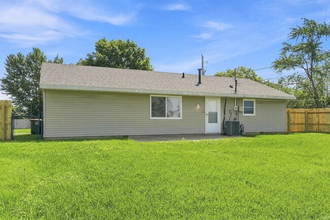Building Photo - 7123 Strawberry Dr