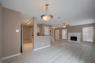 Building Photo - 2211 S Kirkwood Rd