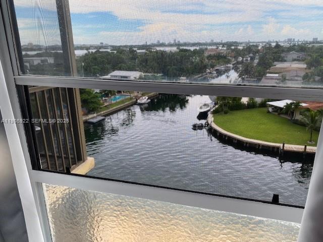 Building Photo - 2500 NE 135th St