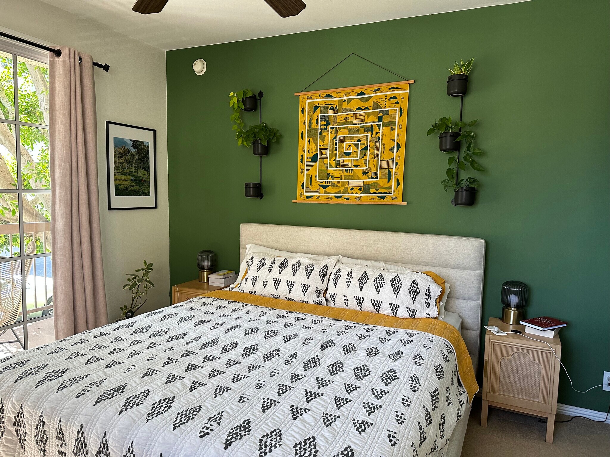 Private wrap around balcony - 10021 Tabor Street