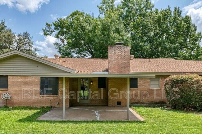 Building Photo - 4609 Biscayne Dr