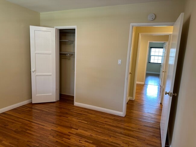 Building Photo - 2133 Glyndon Ave