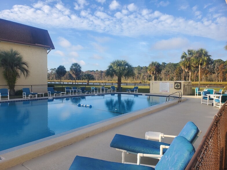 Pool - 1713 El Camino Rd