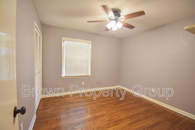 Building Photo - 248 Westwood Dr