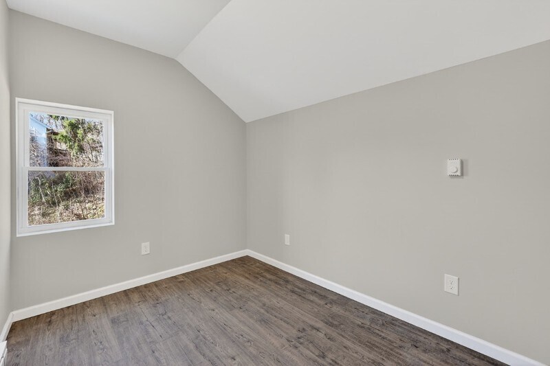 Building Photo - 158 Cliff St