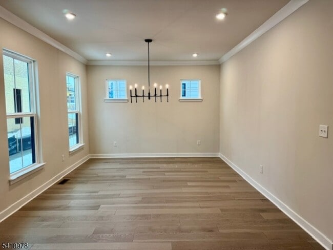 Building Photo - 61 Willow Ln