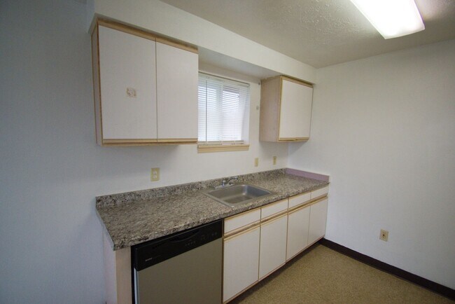 Building Photo - 125 E Elmore St
