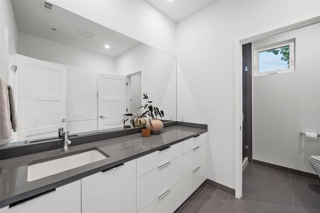 Building Photo - 5001 Shoal Creek Blvd