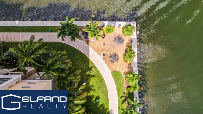 Building Photo - 17100 N Bay Rd