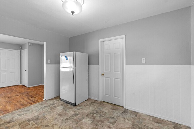Building Photo - 8433 1st St