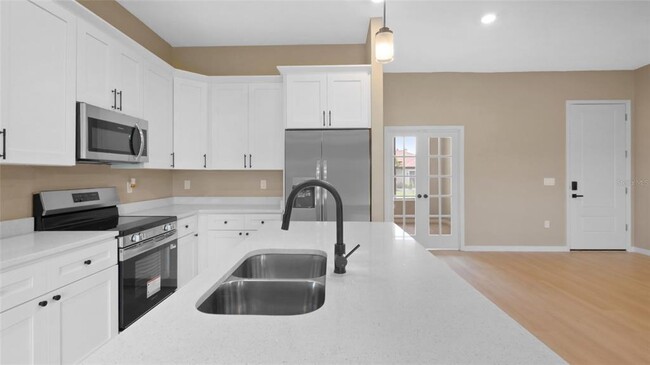 Building Photo - 13639 Begonia Cir