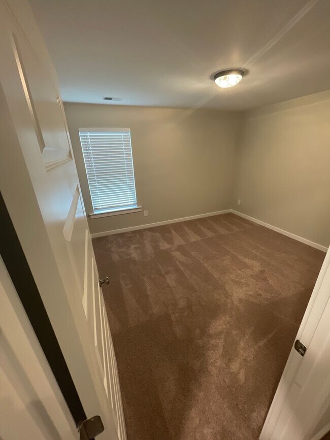 Building Photo - Home for Rent in Oak Grove, AL!! Available to View Now!!!