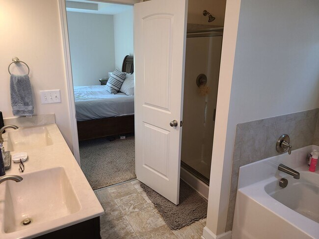 Building Photo - 3 Bedroom, 2.5 bath unfurnished home in Hampstead near Surf City