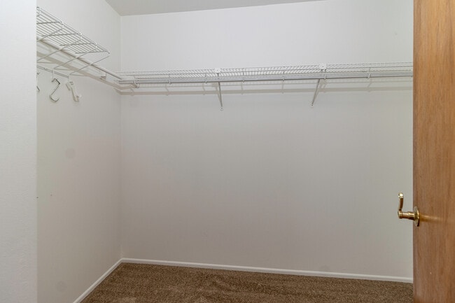Building Photo - 4130 Vinton Ave