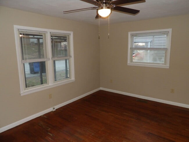 Building Photo - 146 Allnutt Dr