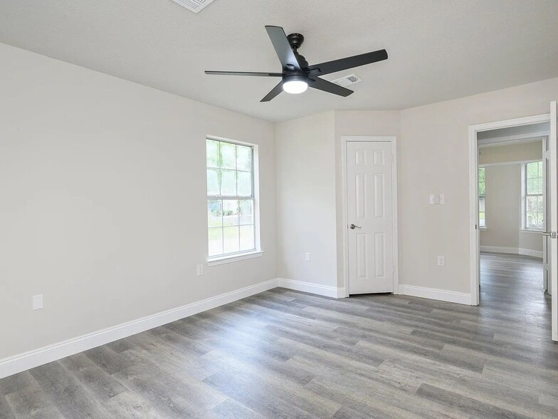 Building Photo - 1053 Emerald Ln