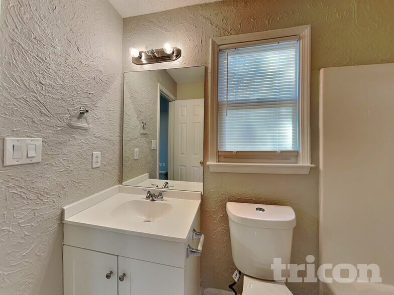 Building Photo - 4112 Trotters Way Dr