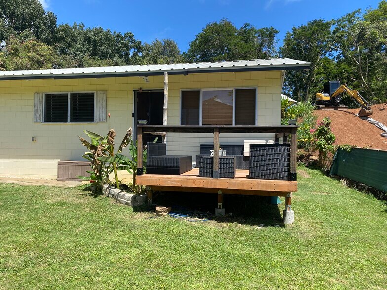 Front deck - 4660 Hauaala Rd
