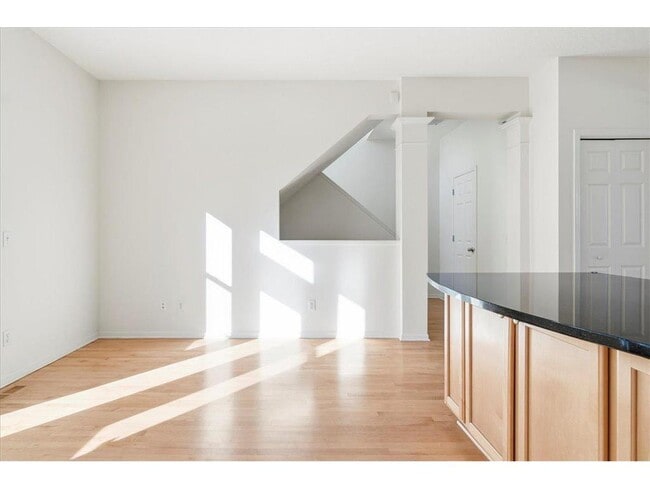 Building Photo - 325 W River Pkwy