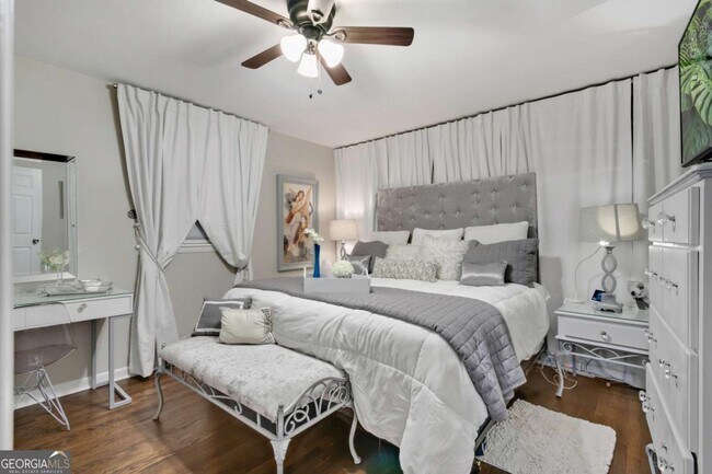 Building Photo - 1025 Hilburn Dr SE