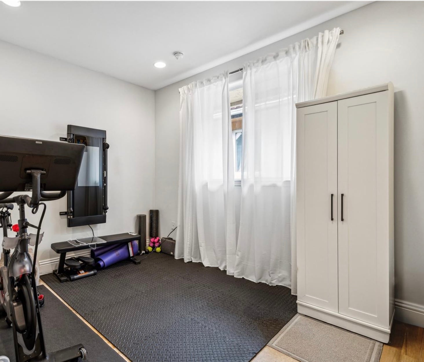 Building Photo - 3168 Ohio St