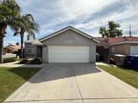 Building Photo - CHARMING 2-Bed, Office, & 2-Bath POOL HOME!