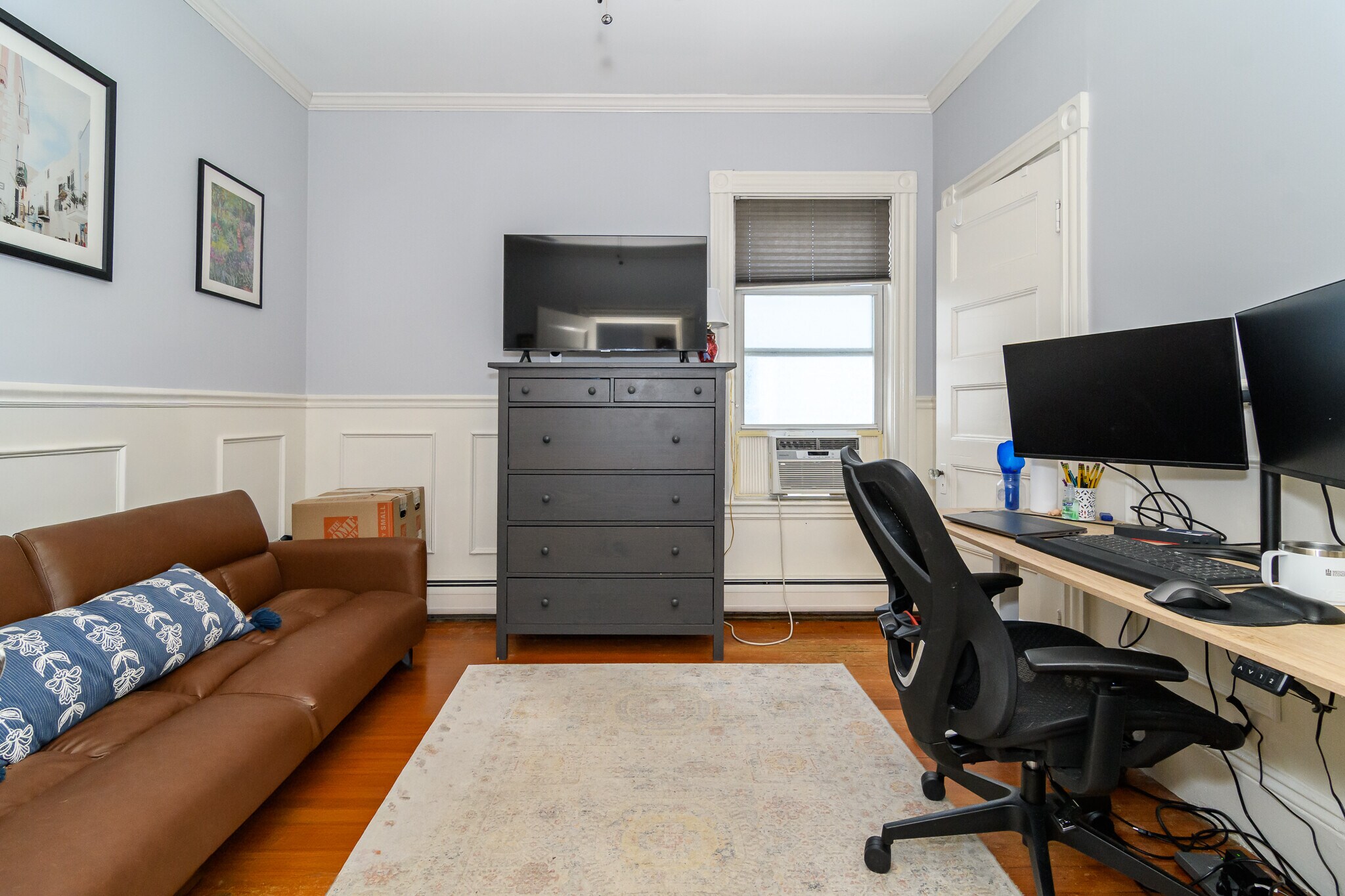 Secondary bedroom - 775 Columbia Rd