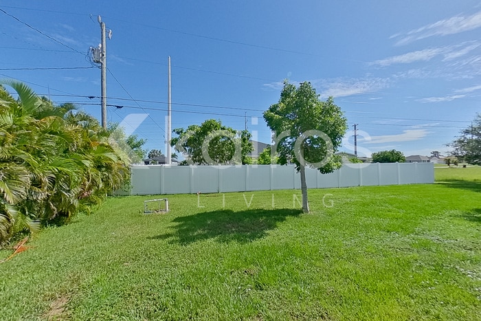 Building Photo - 305 NE 23rd Terrace