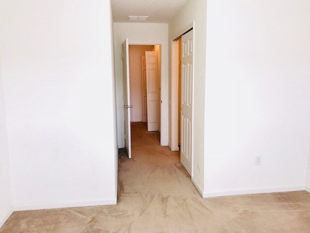 Building Photo - 953 Rock Harbor Ave