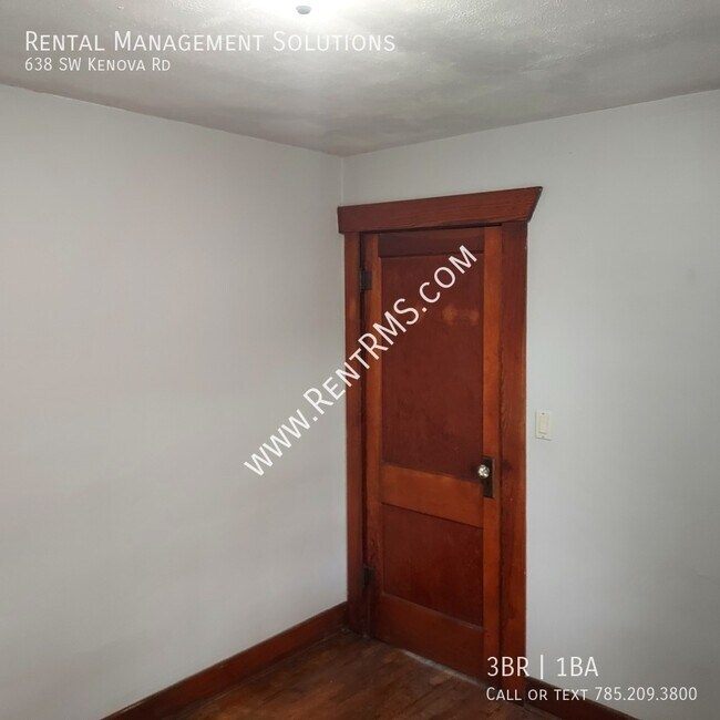 Building Photo - 638 SW Kenova Rd