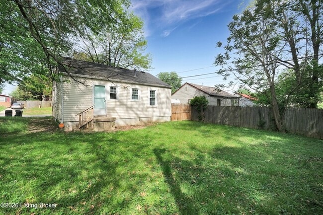 Building Photo - 1927 S 28th St