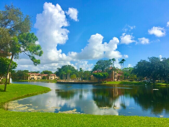 Building Photo - 4863 Via Palm Lakes