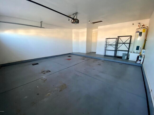Building Photo - 8259 N 112th Ave