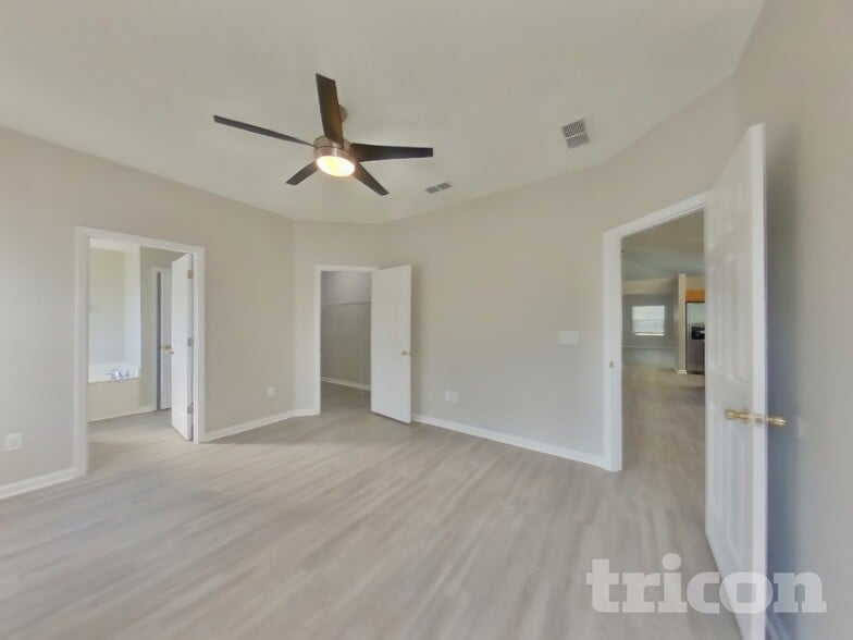Building Photo - 12048 Coachman Lakes Way