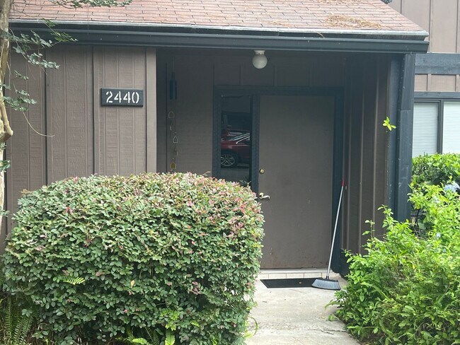 Building Photo - 2440 NW 45th Ln