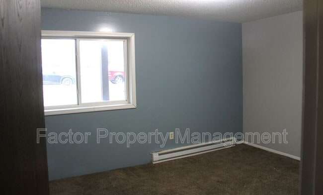 Building Photo - 418 Allan Ave