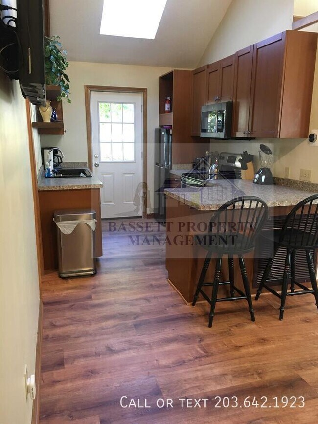 Building Photo - 3320 Dixwell Ave