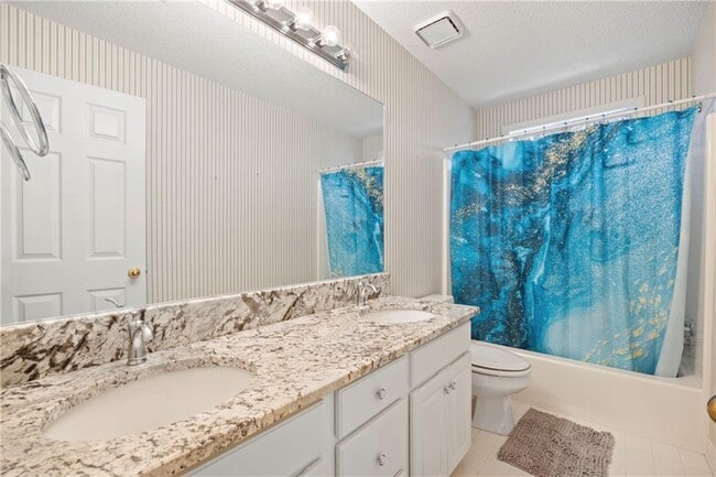 Building Photo - 165 Redspire Ln