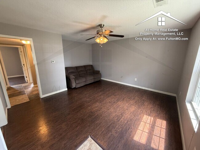 Primary Photo - 537 Collier Ln