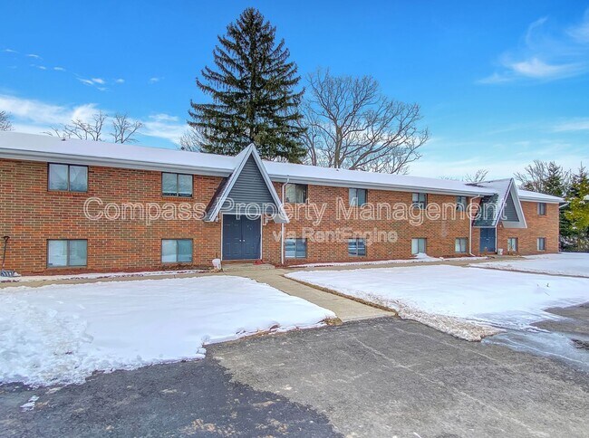 Primary Photo - 136 N Lake St