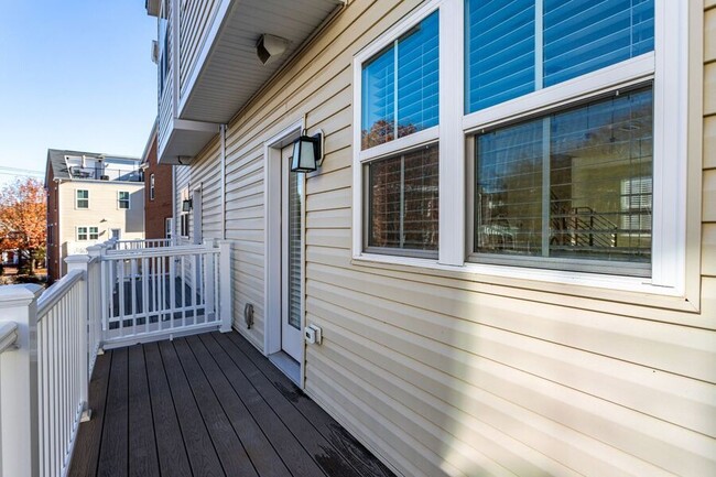 Building Photo - Beautiful Four Bedroom Abode in Brookland/...