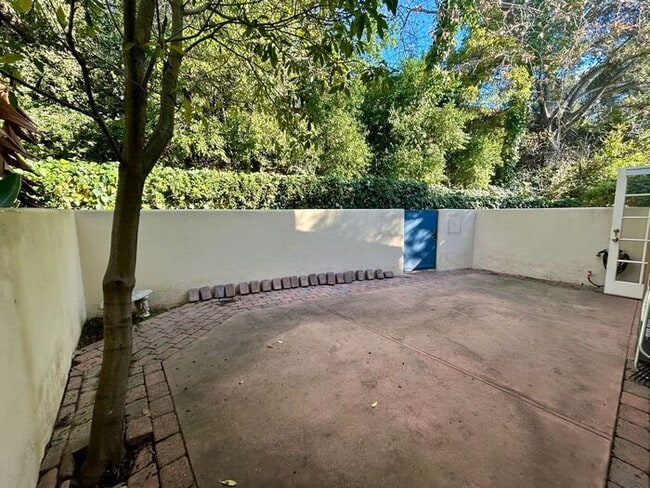 Building Photo - San Roque 3 Bedroom Townhouse - Available Now