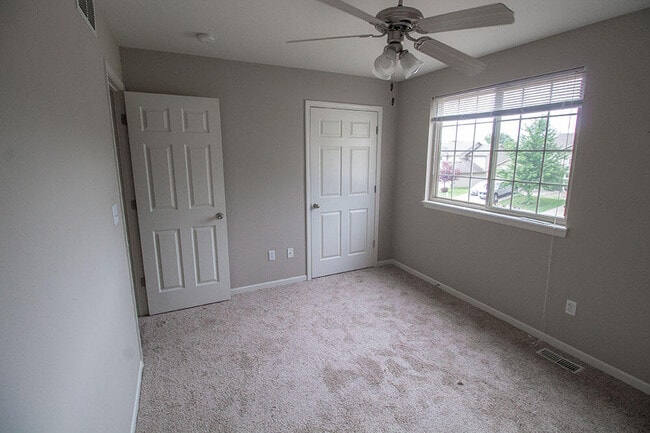 Building Photo - 4006 Snowy Owl Dr