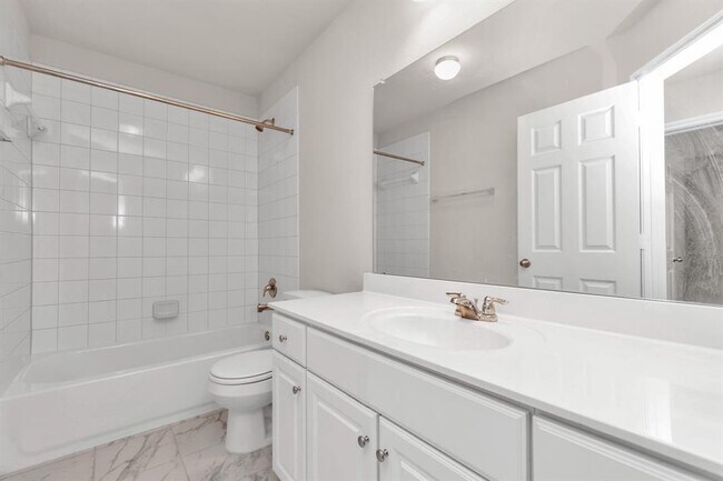 Building Photo - 1517 Portola Dr