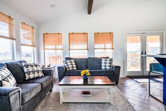 Building Photo - 920 17th St