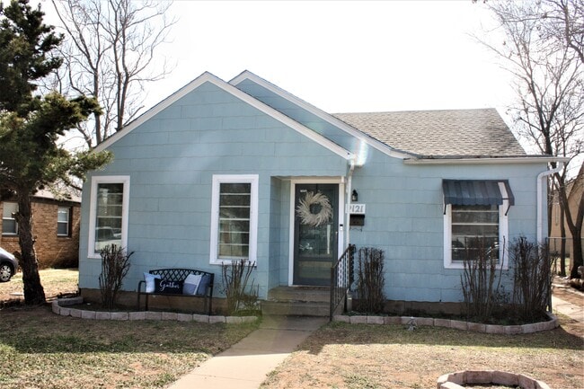 Building Photo - 2121 22nd St