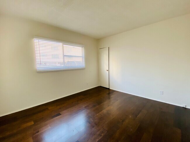 Building Photo - 12711 Pacific Ave