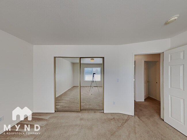 Building Photo - 2172 Rockin Robin Dr