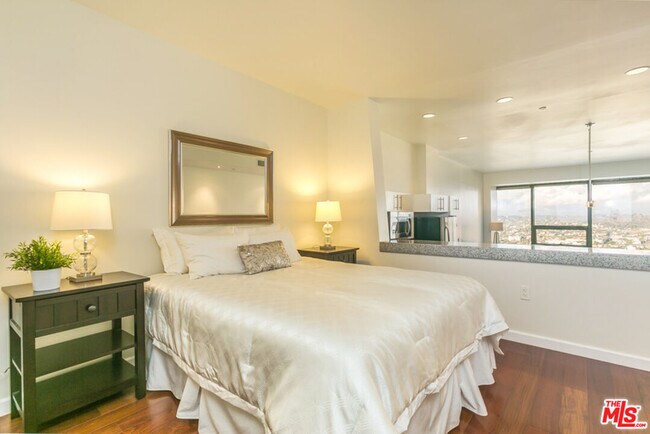Building Photo - 1100 Wilshire Blvd