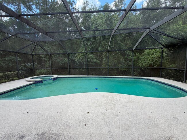 Building Photo - 7662 Wexford Club Dr W